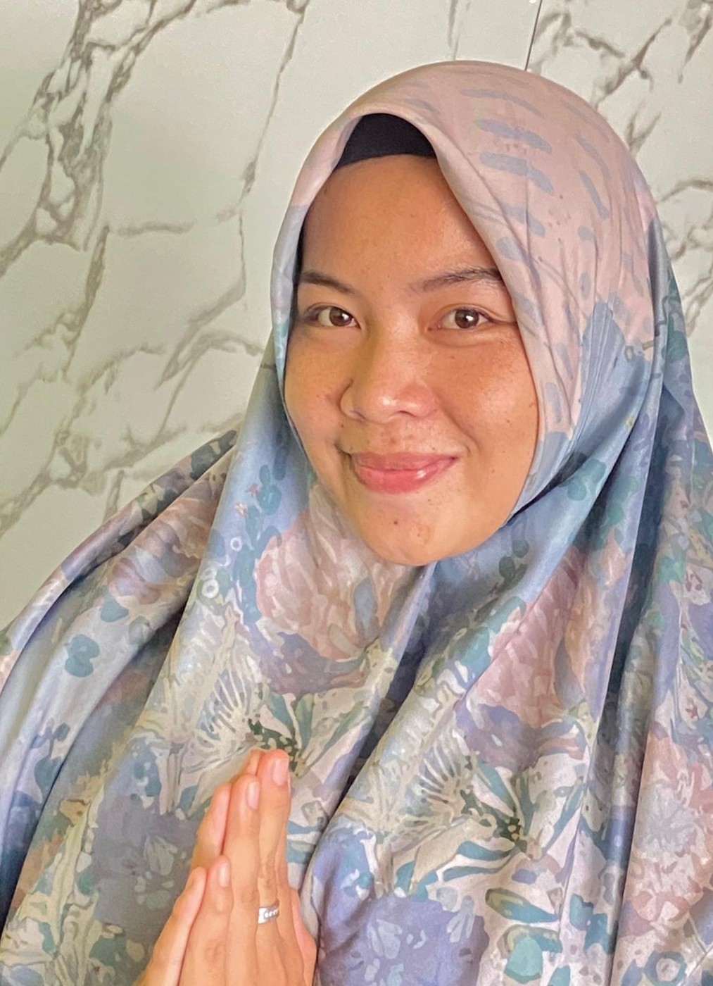 Diona Sari, SE